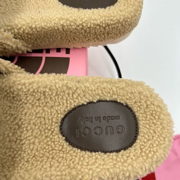 Men’s Gucci, X north face fleece sandals, size 9 made in Italy - Picture 7 of 8